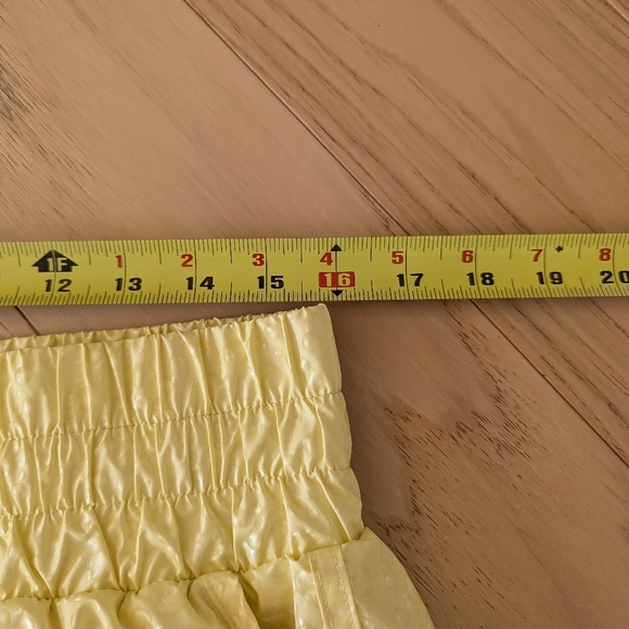 Zyia Active Fizzy Lemon Bubbles Hi-Rise Bomber Athletic Shorts - Picture 6 of 10